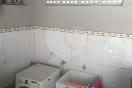 Sobrado à venda com 3 quartos em Jardim Helena, Ferraz de Vasconcelos, SP