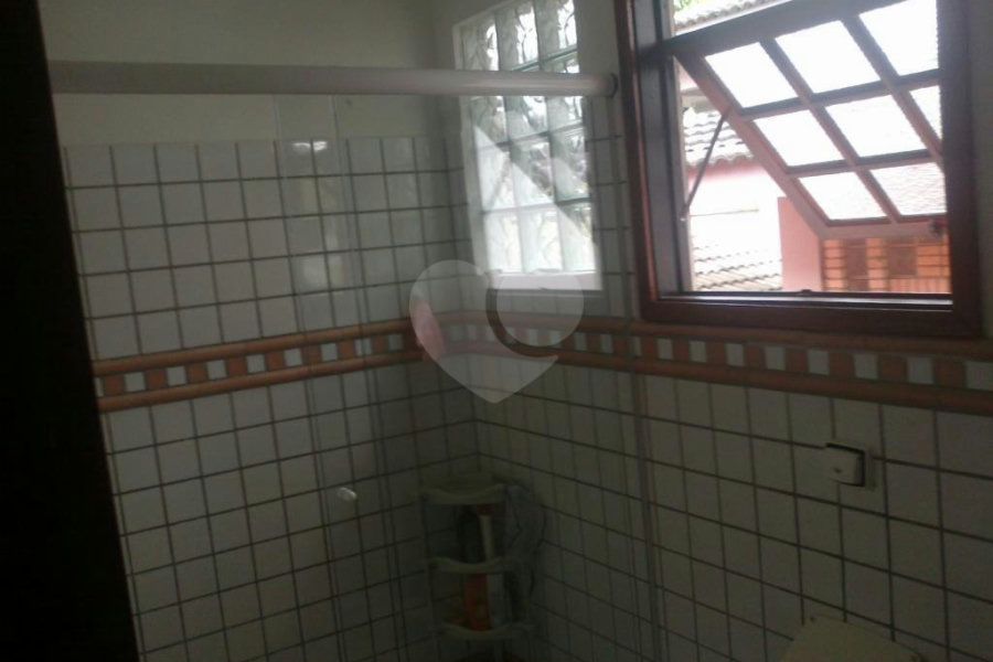Sobrado à venda com 5 suítes em Enseada, Bertioga, SP