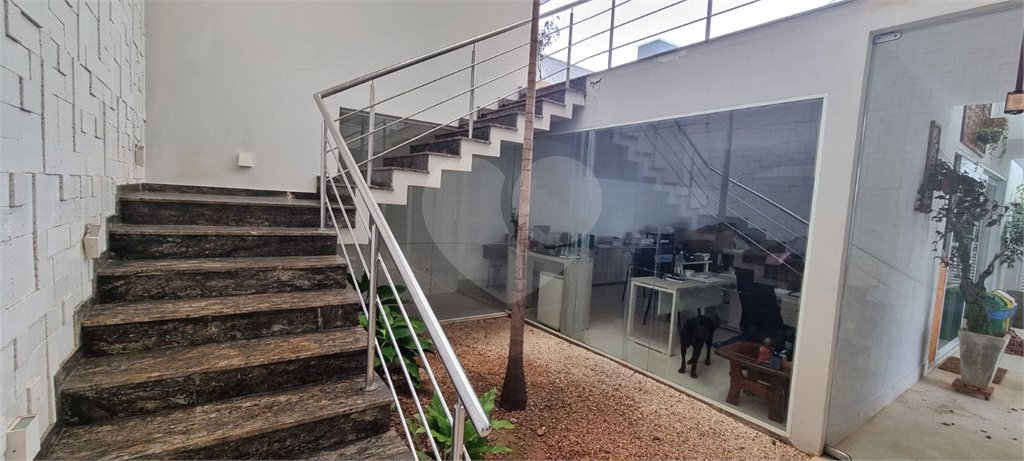 Casa à venda com 5 quartos, sendo 2 suítes, no condomínio Swiss Park, São Bernardo do Campo - SP