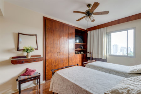 Apartamento à venda com 4 quartos, sendo 1 suíte,  em Chácara Santo Antônio, São Paulo, SP