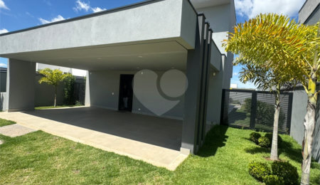 Casa à venda com 4 suítes no condomínio Villas do Golf, Itu - SP