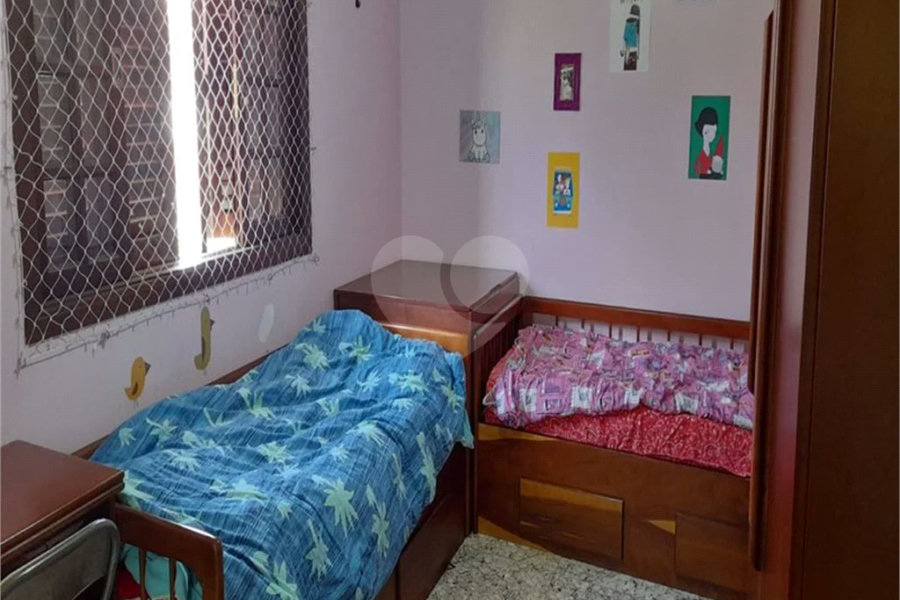 Sobrado à venda com 3 suítes em Vila Romero, São Paulo, SP