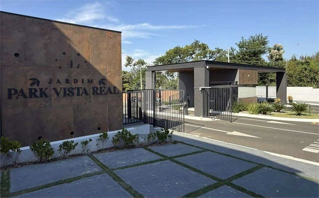 Indaiatuba- Sp - Jardim Park Vista Real - Valor - R$ R$ 365.000,00* - AT. 200m² - 8 x25 ms - Terreno plano com fundo para Área de Preservação Permanente . O Jardim Park Vista Real oferece area de lazer com piscina adulto e infantil, salão de festas, academia, quadra poliesportiva, campo de futeb