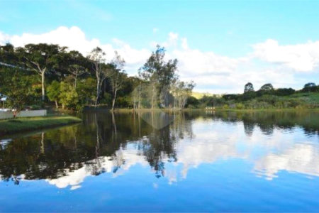 Casa à venda com 2 quartos, sendo 1 suíte, no condomínio Vinhas da Vista Alegre - Lado Sede, Vinhedo - SP