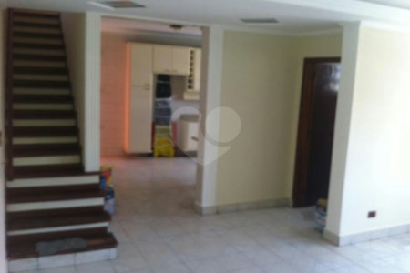 Sobrado à venda com 3 quartos, sendo 1 suíte, em Chora Menino, São Paulo, SP