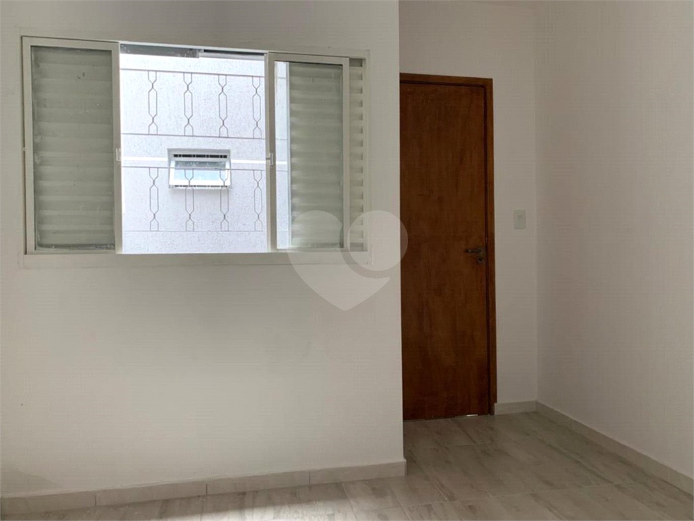 Sobrado à venda com 3 quartos, sendo 1 suíte, em Tremembé, São Paulo, SP