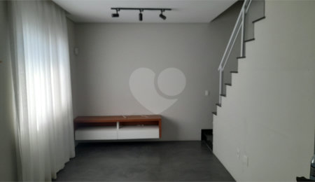 Casa à venda com 2 suítes no condomínio Residencial Matos, São Paulo - SP