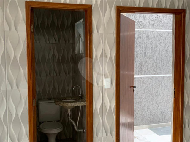 Sobrado à venda com 3 quartos, sendo 1 suíte,  em Tremembé, São Paulo, SP