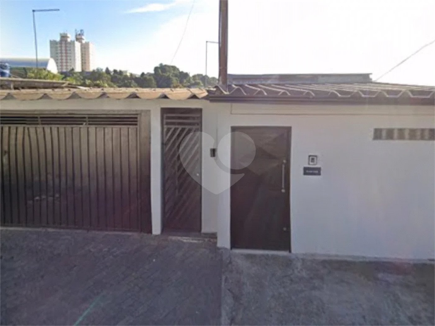 Casa à venda com 3 quartos, sendo 1 suíte, em Jaraguá, São Paulo, SP