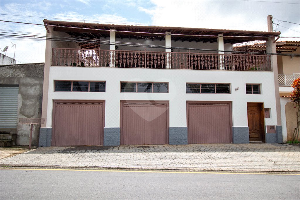 Sobrado à venda com 5 quartos, sendo 1 suíte,  em Jardim Villaça, São Roque, SP
