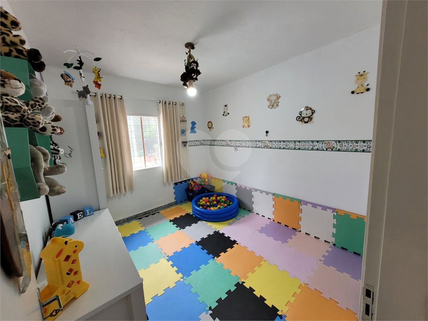 Chácara à venda com 3 quartos, sendo 1 suíte,  em Jardim Imperial, Atibaia, SP