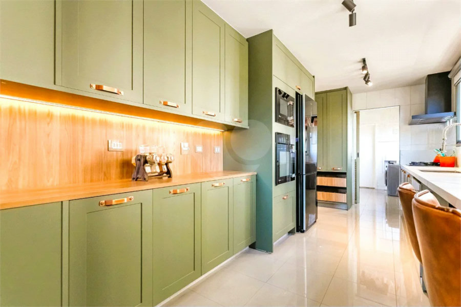 Vila Clementino - Apartamento reformado | 186 m² | 3 suítes | 3 vagas livres