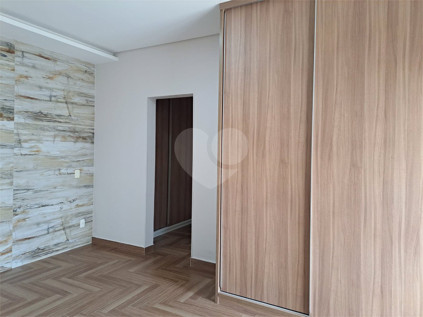 Casa à venda com 3 suítes no condomínio Residencial Terra Nobre, Indaiatuba - SP