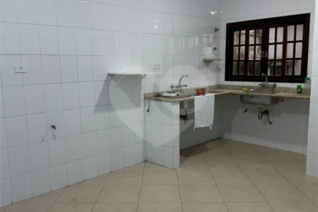 Casa à venda com 3 quartos, sendo 1 suíte, em Chácara Primavera, Suzano, SP