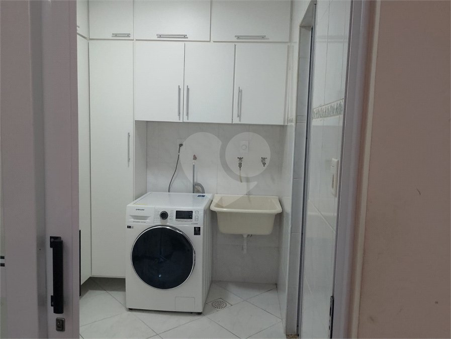 Sobrado à venda com 3 quartos, sendo 2 suítes, em Vila Dom Pedro I, São Paulo, SP