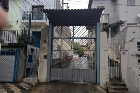 Casa à venda com 2 quartos em Cambuci, São Paulo, SP