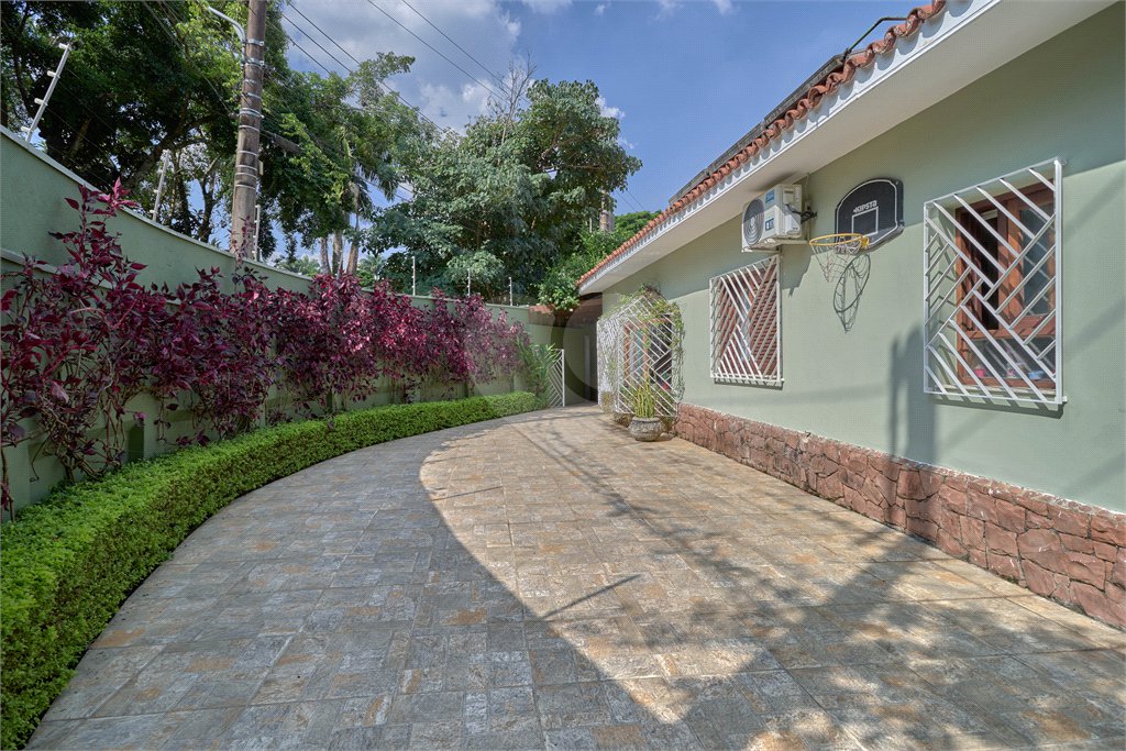 Casa Térrea à venda com 3 suítes em Granja Julieta, São Paulo, SP