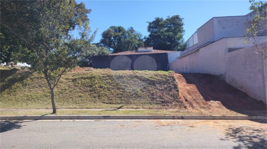 Terreno à venda com 1 suíte no condomínio Jatobás, Vinhedo - SP