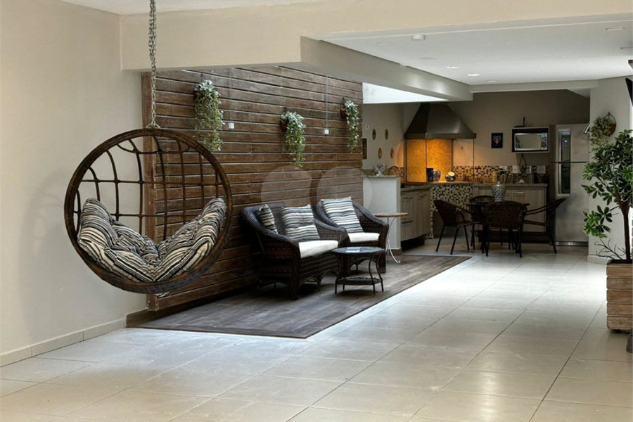 Casa à venda com 5 quartos, sendo 2 suítes,  no condomínio Floradas da Serra, São Paulo - SP