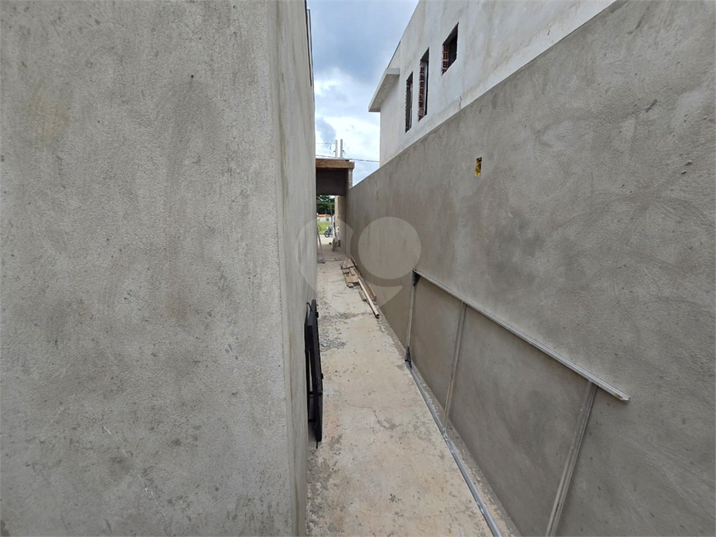 Casa à venda com 3 quartos, sendo 1 suíte, no condomínio Tivolli, Itapetininga - SP