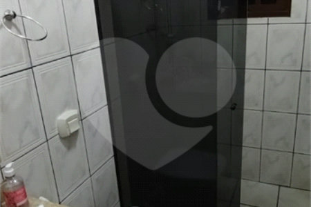 Casa à venda com 3 quartos, sendo 1 suíte, no Centro, Paranaíba, MS