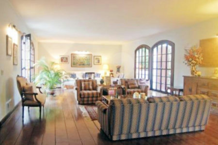 Casa à venda com 5 quartos, sendo 4 suítes, em Alto da Boa Vista, São Paulo, SP