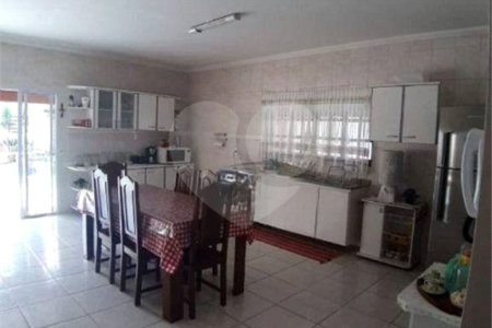Casa à venda com 3 suítes em Vista Alegre, Vinhedo, SP