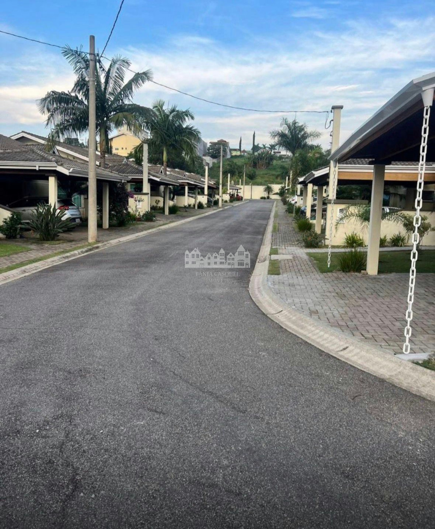 Casa à venda com 3 quartos, sendo 1 suíte, no condomínio Bella Vita, Atibaia - SP