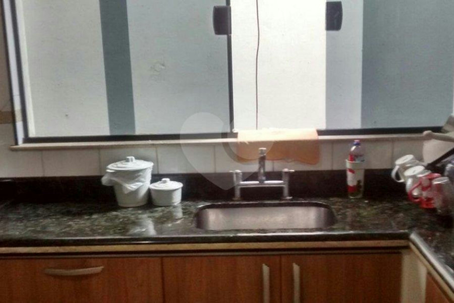 Sobrado à venda com 3 quartos, sendo 1 suíte, em Jardim Las Vegas, Guarulhos, SP