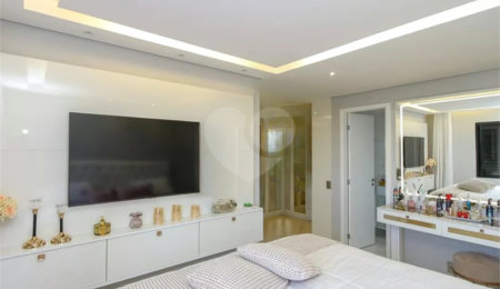 Apartamento à venda com 2 quartos, sendo 1 suíte,  em Alto da Boa Vista, São Paulo, SP