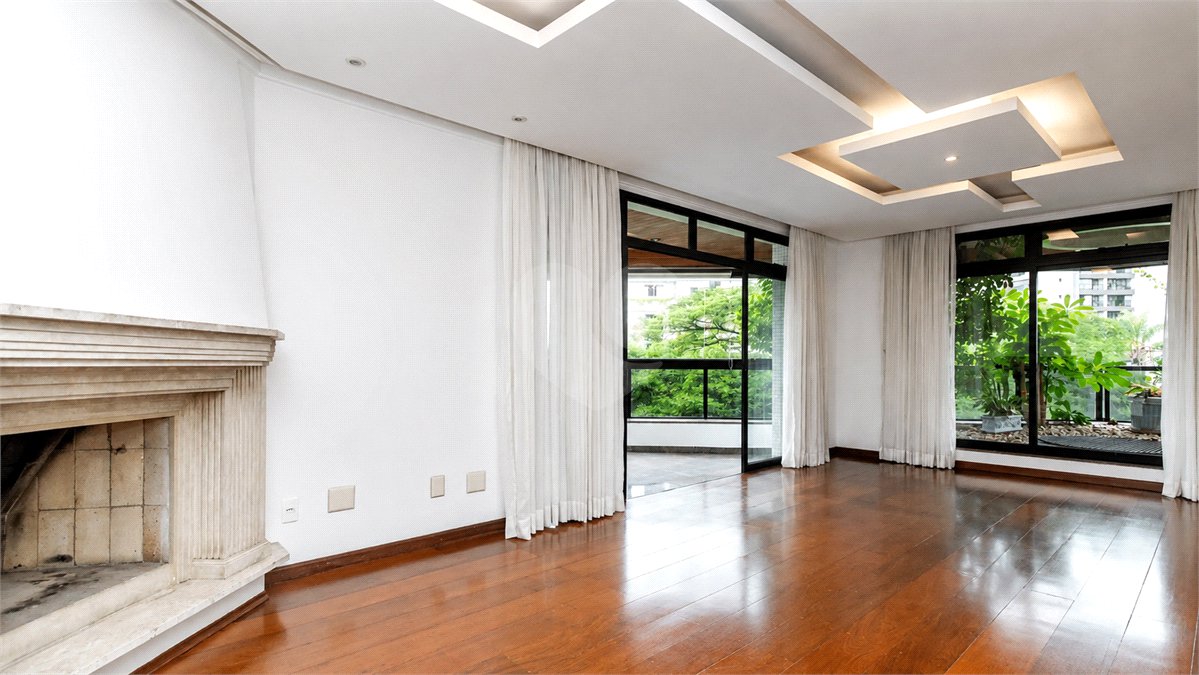 Apartamento à venda com 4 quartos, sendo 2 suítes,  em Brooklin Paulista, São Paulo, SP