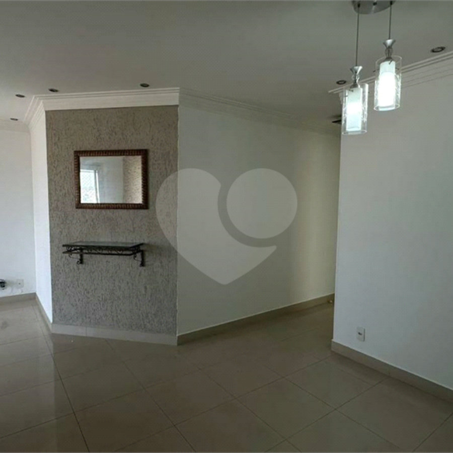 Apartamento à venda com 3 quartos, sendo 1 suíte, em Parque Maria Luiza, São Paulo, SP