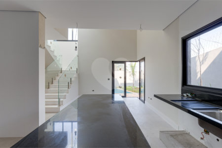 Casa à venda com 4 suítes no condomínio Reserva Robélia, São Paulo - SP