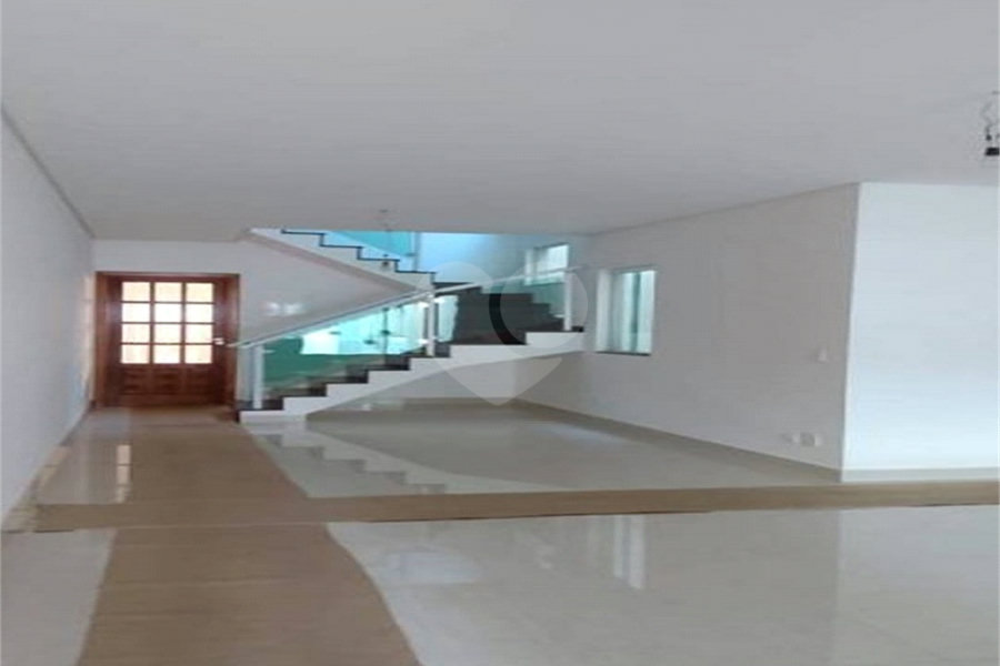 Sobrado à venda com 3 suítes em Vila Irmãos Arnoni, São Paulo, SP