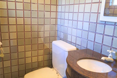 Sobrado à venda com 4 quartos, sendo 2 suítes, em Alto da Boa Vista, São Paulo, SP
