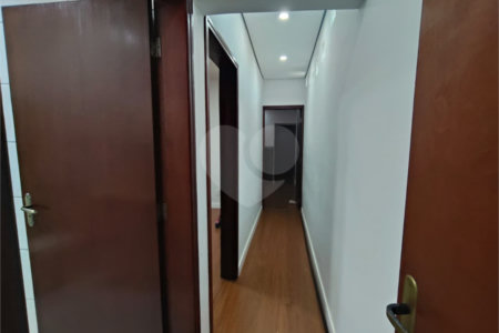 Casa Térrea à venda com 4 quartos, sendo 1 suíte, em Vila Mazzei, Itapetininga, SP