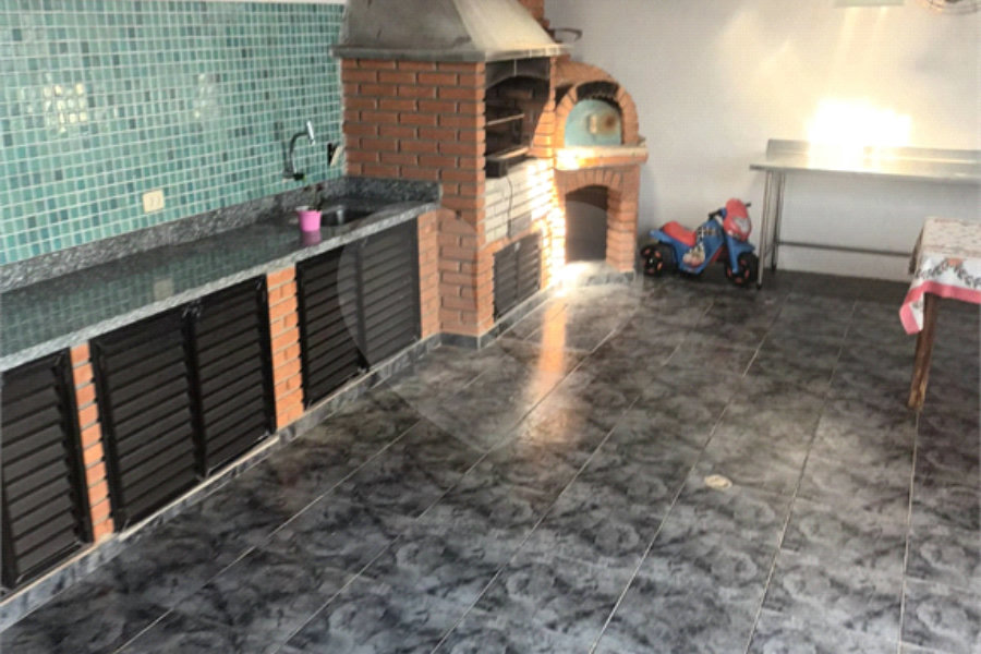 Sobrado à venda com 4 quartos, sendo 1 suíte, em Tremembé, São Paulo, SP