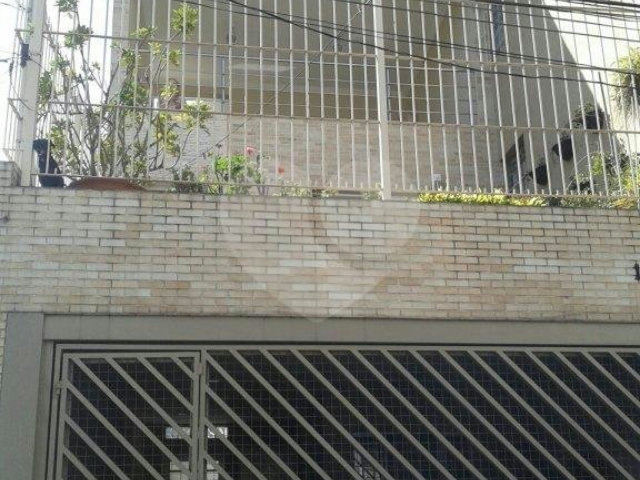 Casa à venda com 4 quartos, sendo 3 suítes,  no condomínio Travessa Camarajibe,12, São Paulo - SP