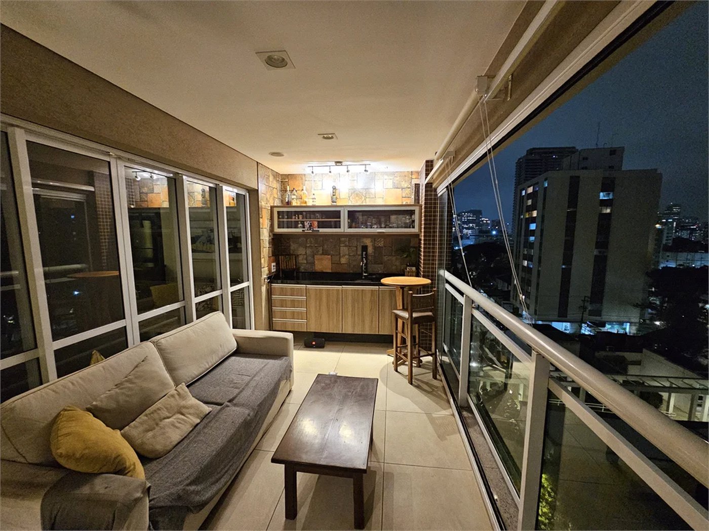 Apartamento para alugar com 2 quartos, sendo 1 suíte, em Jardim das Acácias, São Paulo, SP
