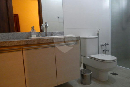 Casa Térrea à venda com 3 suítes em Jardim Prudência, São Paulo, SP