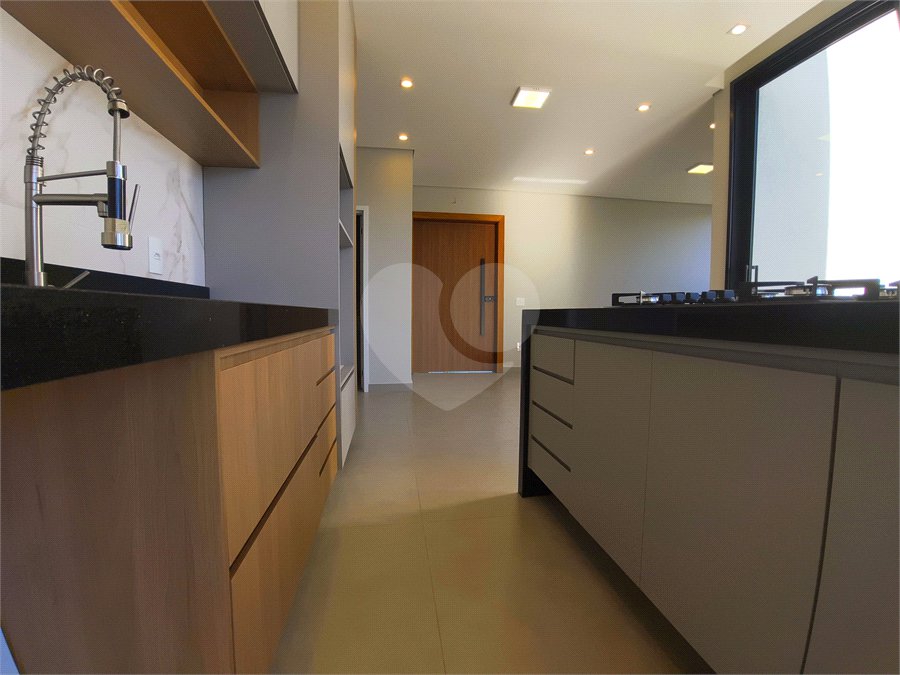 Casa à venda com 3 suítes no condomínio Terras de São Francisco, Sorocaba - SP