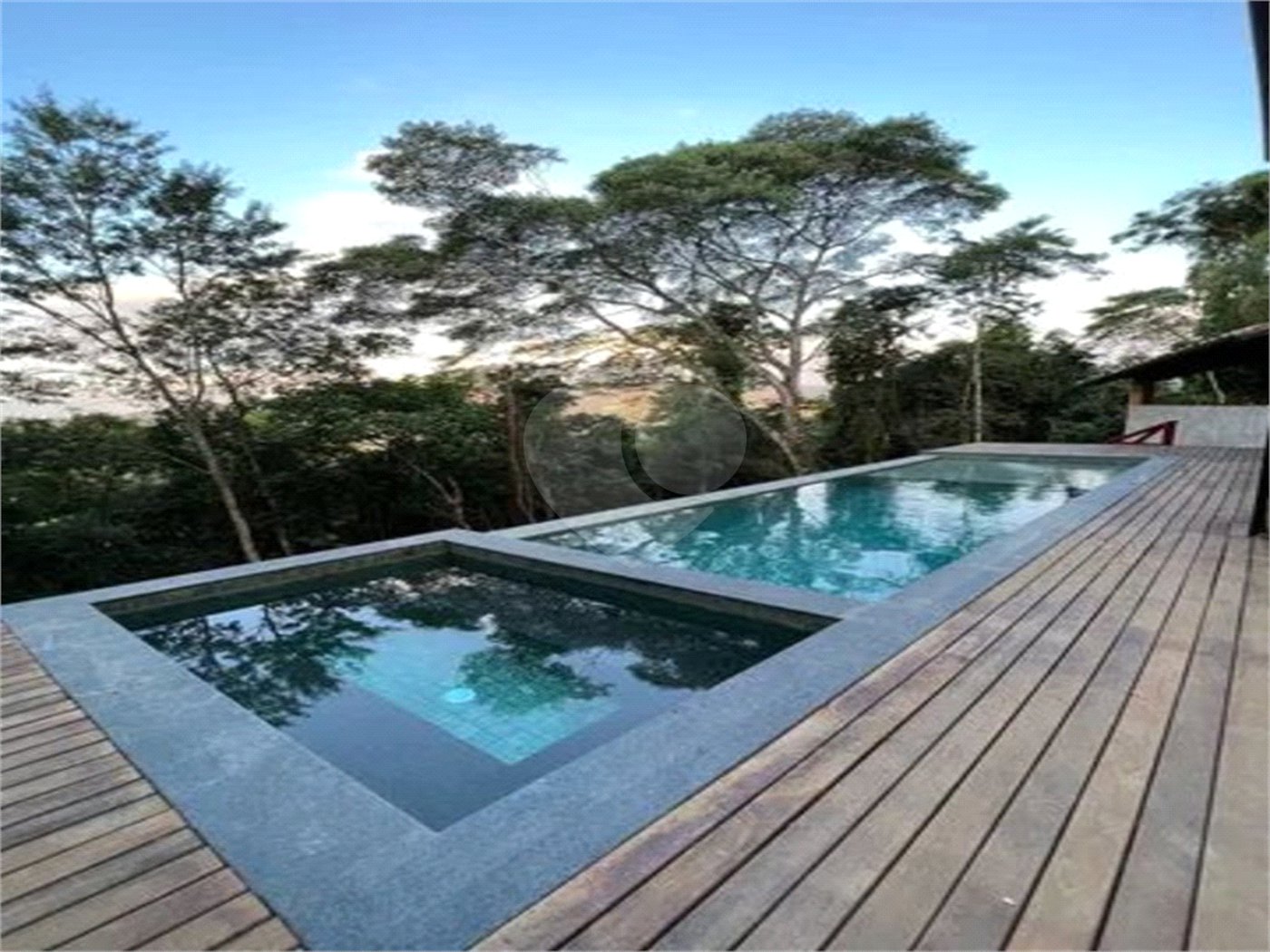 Casa à venda com 3 quartos, sendo 1 suíte,  no condomínio Alpes da Cantareira, Mairiporã - SP