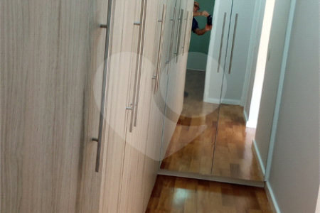 Casa à venda com 3 suítes no condomínio Picollo, Louveira - SP
