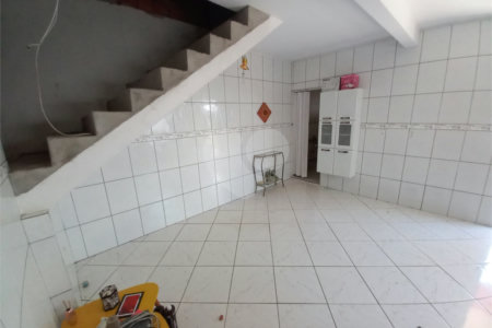 Sobrado no Jd Medeiros.