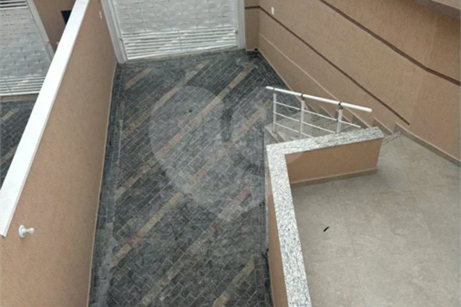 Sobrado à venda ou para alugar com 3 suítes em Horto, São Paulo, SP