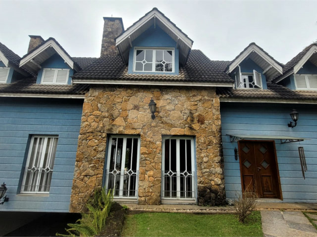 Casa à venda com 3 suítes no condomínio Suíça da Cantareira, Mairiporã - SP