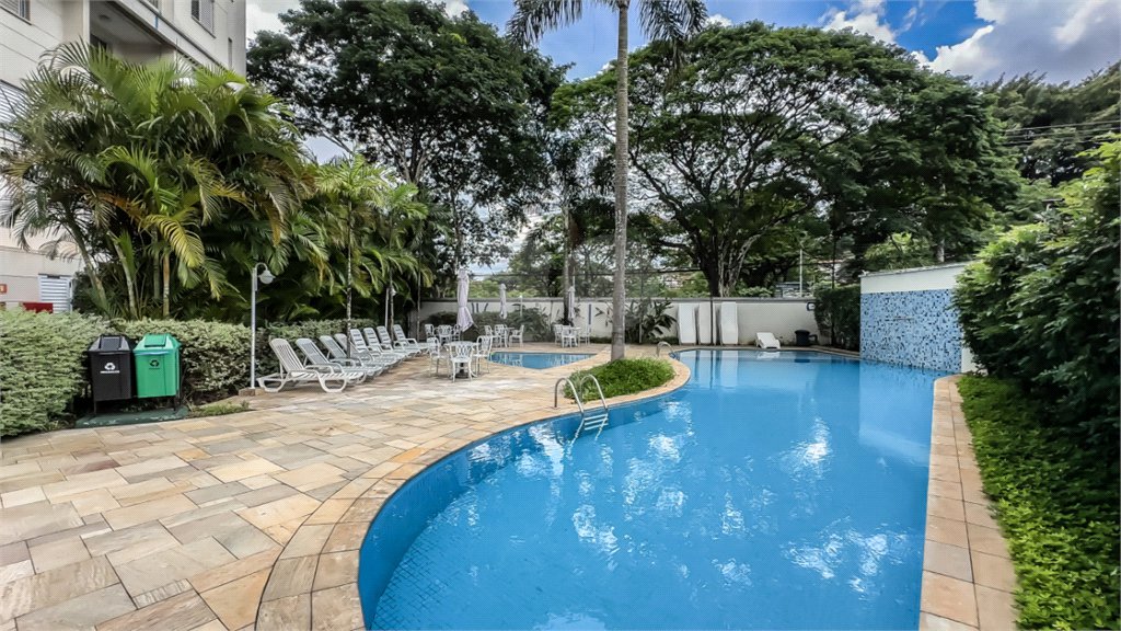 Apartamento à venda com 2 quartos em Vila Anastácio, São Paulo, SP