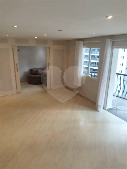 Apartamento à venda com 3 quartos, sendo 1 suíte, em Indianópolis, São Paulo, SP