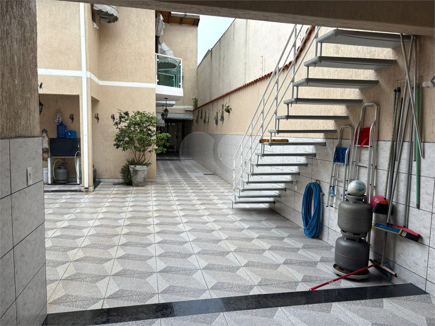 Sobrado à venda com 3 suítes em Jardim Imperador, Suzano, SP