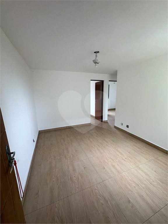 Casa para alugar com 2 quartos no condomínio Estrada do Preju, Itaquaquecetuba - SP